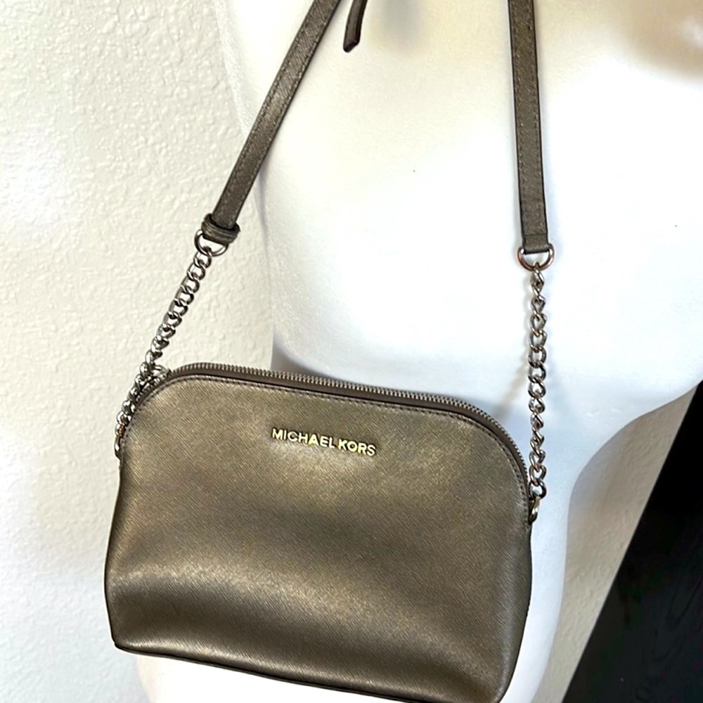Beautiful MICHAEL Michael Kors Metallic Pewter/Silver Cross-Body Purse/Bag